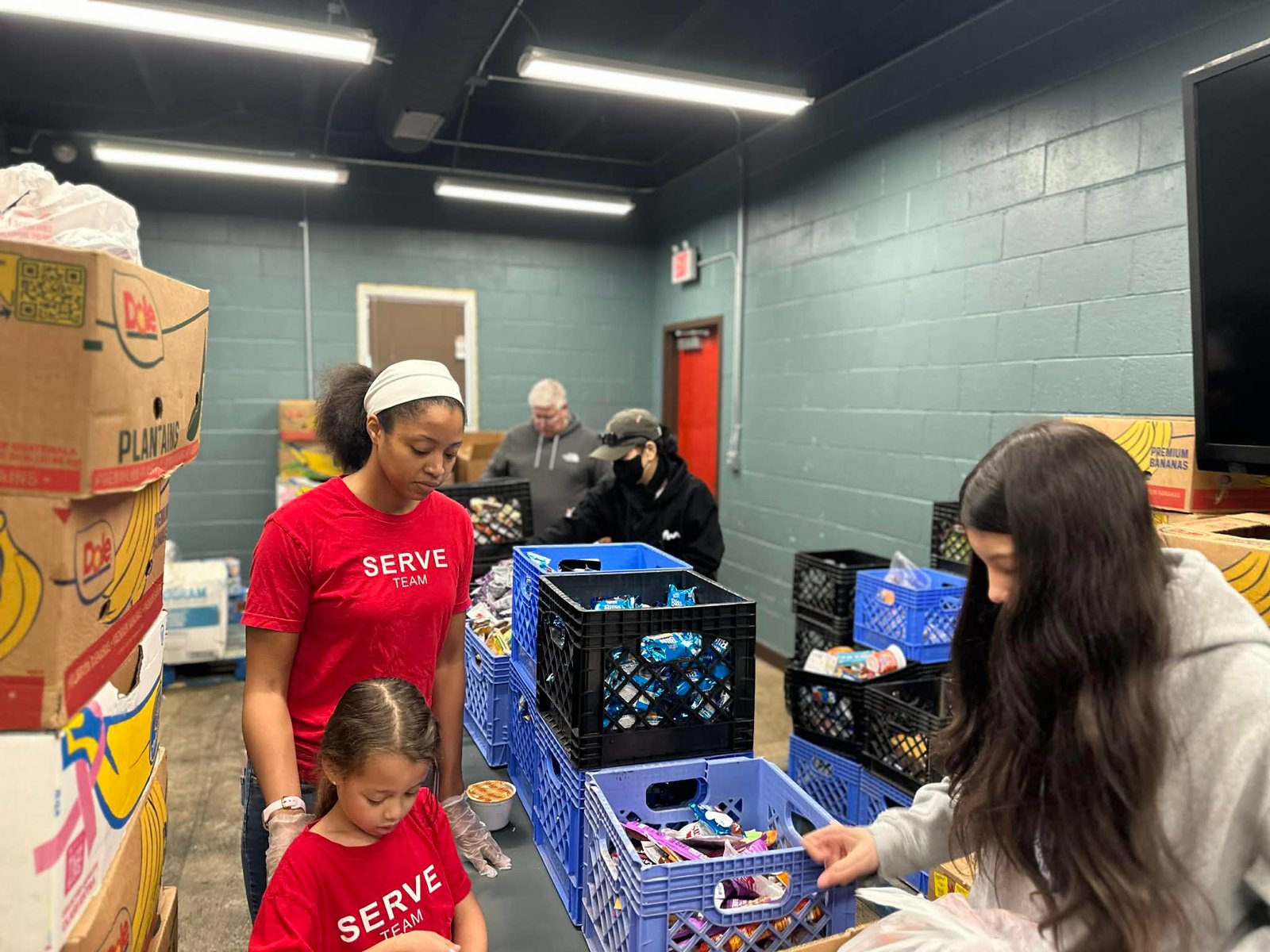 Bayanihan Volunteers at Loaves and Fishes - March 2026 Photo 8